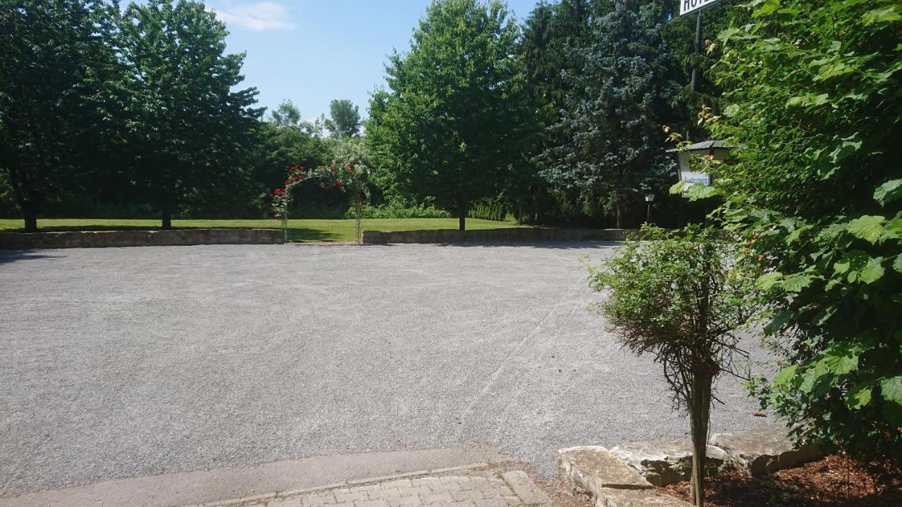 Hotel Landgasthof Fromm Untergruppenbach Exteriör bild